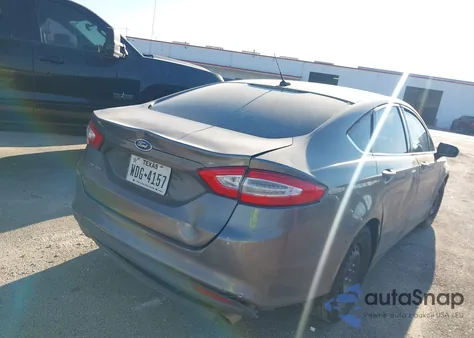 2013 Ford Fusion S z USA, uszkodzony, nr VIN 3FA6P0G74DR128570